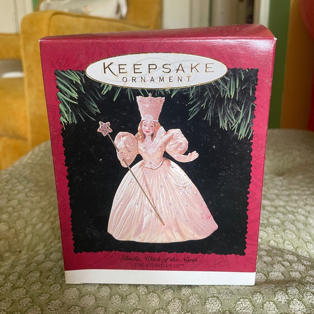 Glinda, Witch of the North 1995 Hallmark Ornament